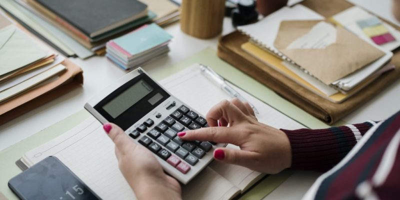 woman-accountant-working-on-the-desk-1024×684 woman-accountant-working-on-the-desk-1024x684